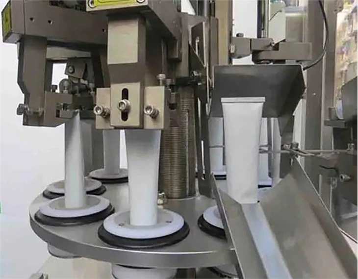Fully Automatic Sealing Machine4